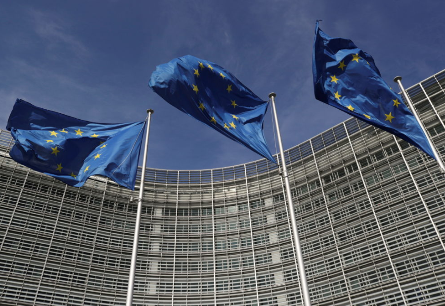 EU banks face tougher rules for relying on cloud computing giants