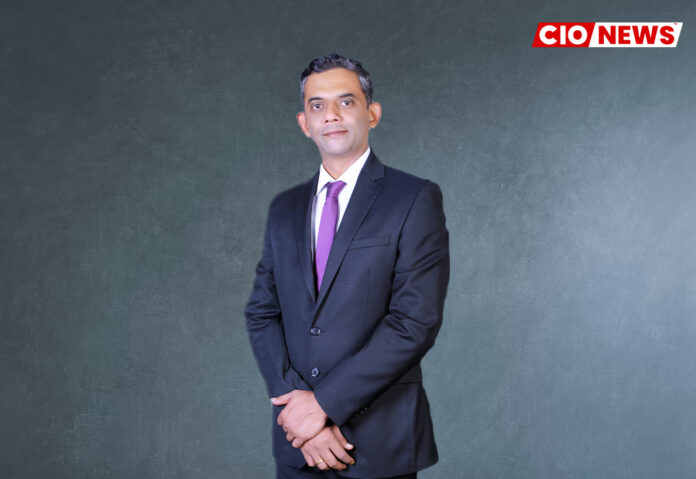 How does a unified mechanism in the banking operations help in customizing customer interest through various services?