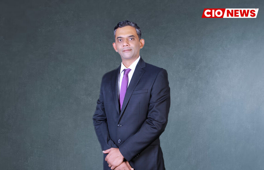 How does a unified mechanism in the banking operations help in customizing customer interest through various services?