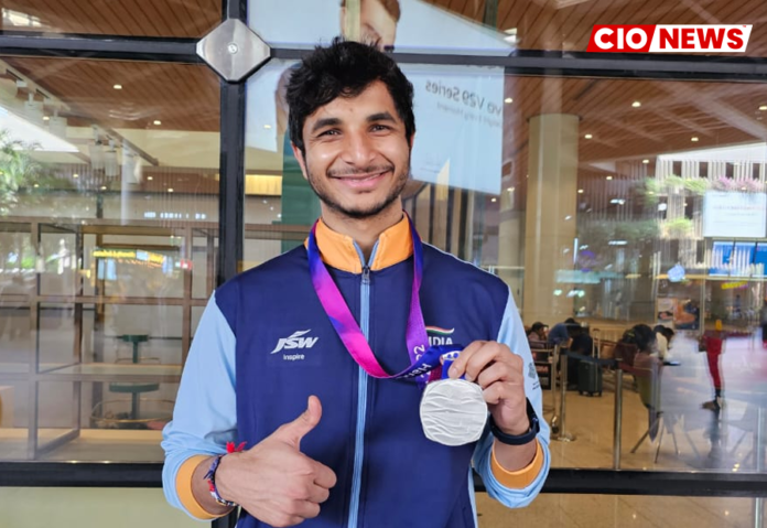 Ambit signs Indian Chess Grandmaster Vidit Gujrathi as Brand Ambassador Ambit signs Indian Chess Grandmaster Vidit Gujrathi as Brand Ambassador