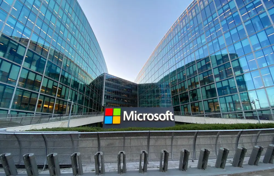 Microsoft releases a more compact AI model