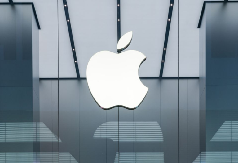 Apple announces a $500 billion investment in the US, creating 20,000 new jobs