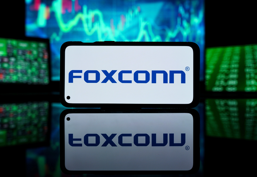 Apple supplier Foxconn is optimistic about 2024 and notes a significant demand for AI servers