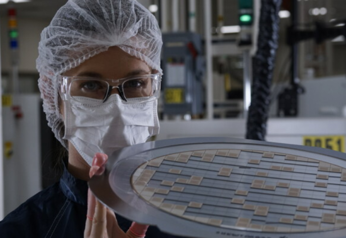 IBM, Government of Canada, Government of Quebec Sign Agreements to Strengthen Canada's Semiconductor Industry