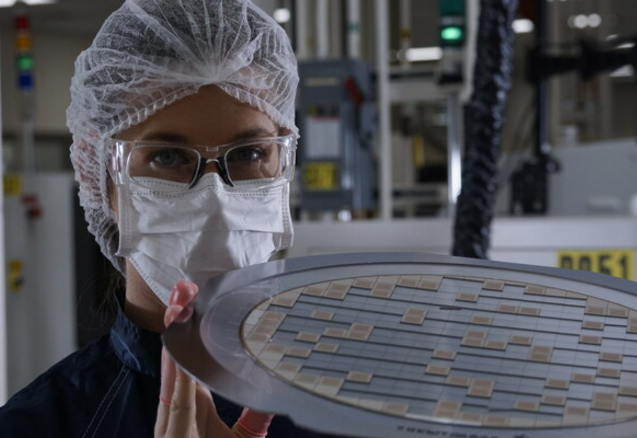 IBM, Government of Canada, Government of Quebec Sign Agreements to Strengthen Canada's Semiconductor Industry