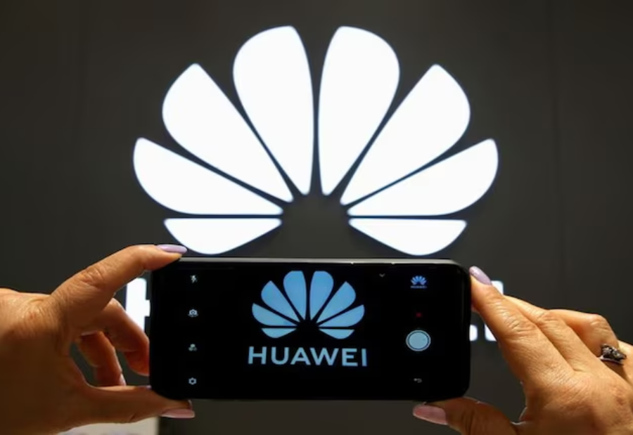 Huawei of China introduces a new line of intelligent driving software