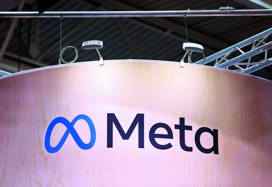 Concerns over AI expenditures by Meta cloud Alphabet and Microsoft