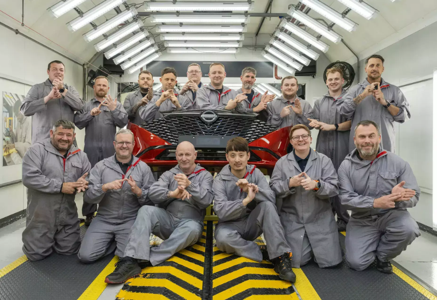 Autoworkers learn sign language to improve work and lives of deaf colleagues