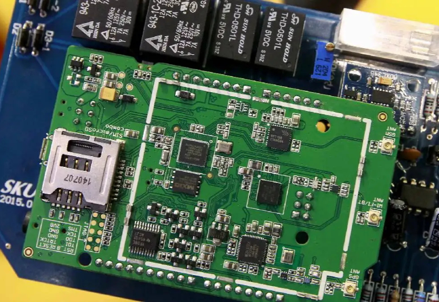 India is on the brink of manufacturing mobile chips using homegrown technology