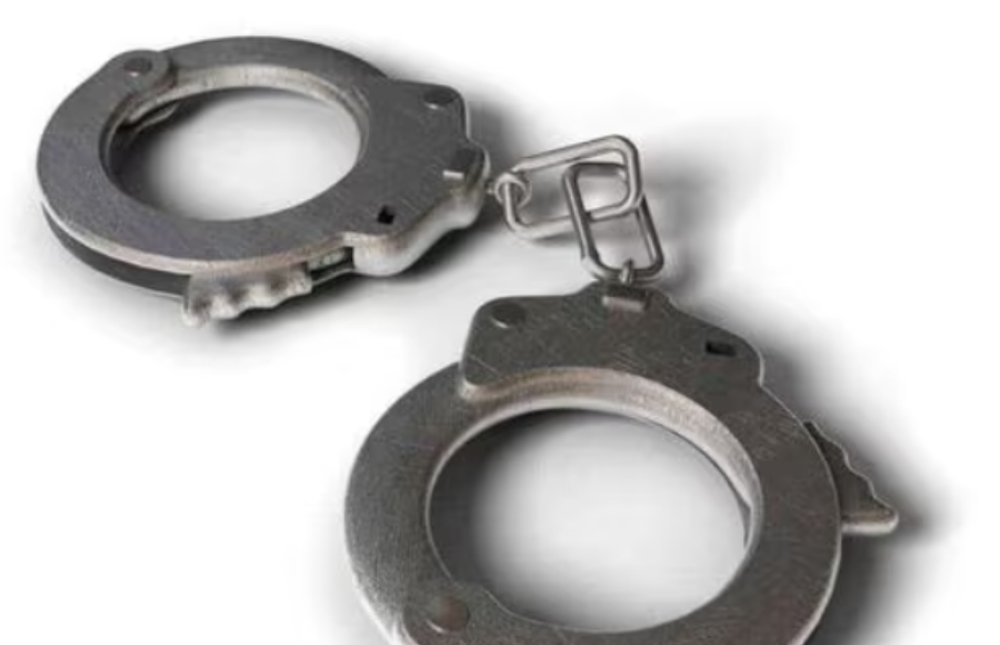 Two Nabbed in Surat for Orchestrating Over ₹1 Crore Cyber Scam Through Fake Stock Investment Apps