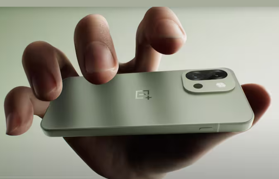 Could the OnePlus 13s Usher in the End of the ‘Bigger is Better’ Smartphone Era?