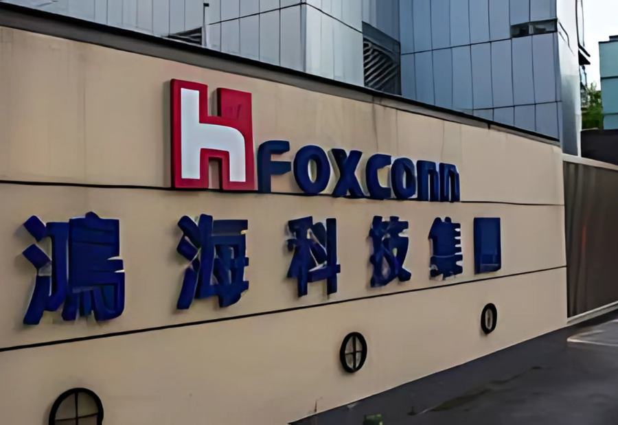 Foxconn Recalls 300 Chinese Engineers from India as Apple Pushes Local Manufacturing