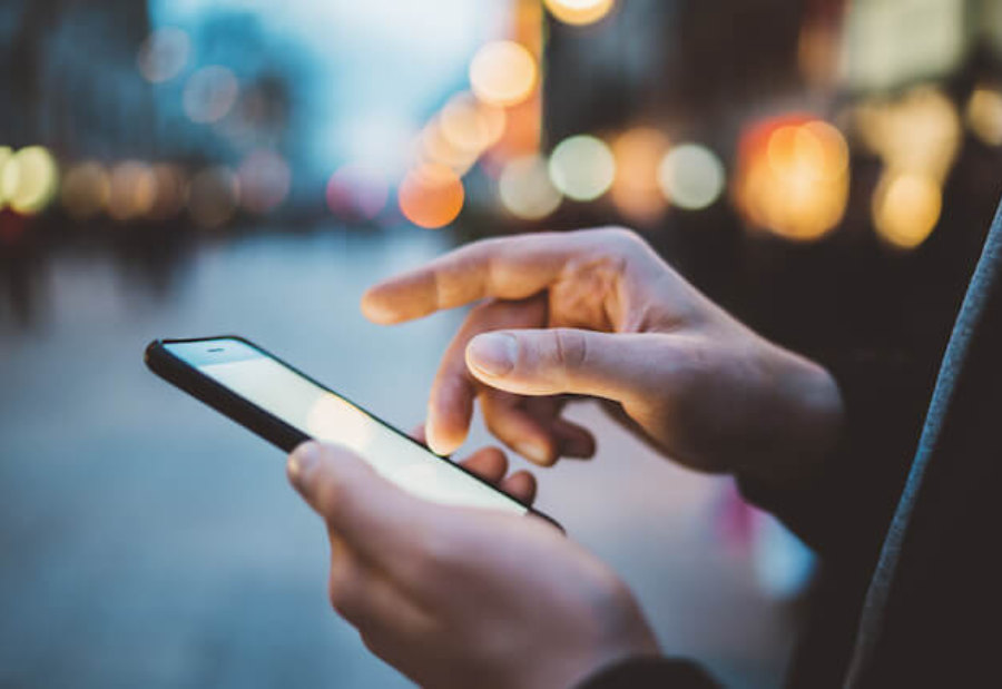 Japanese Town Faces Criticism Over Smartphone Time Limit Proposal