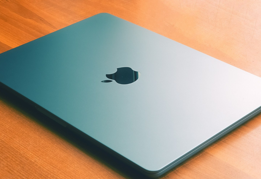 Apple Moves iPhone 8 Plus And MacBooks With Touch Bar To Vintage And Obsolete List
