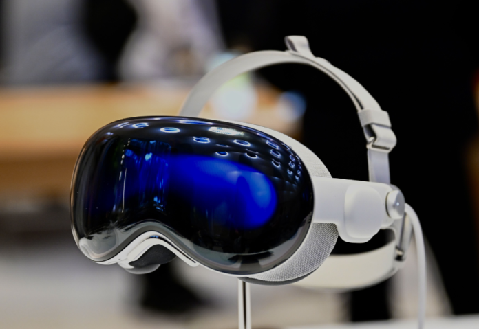 Apple Plans Affordable Vision Air Headset For 2027 With Lighter Design
