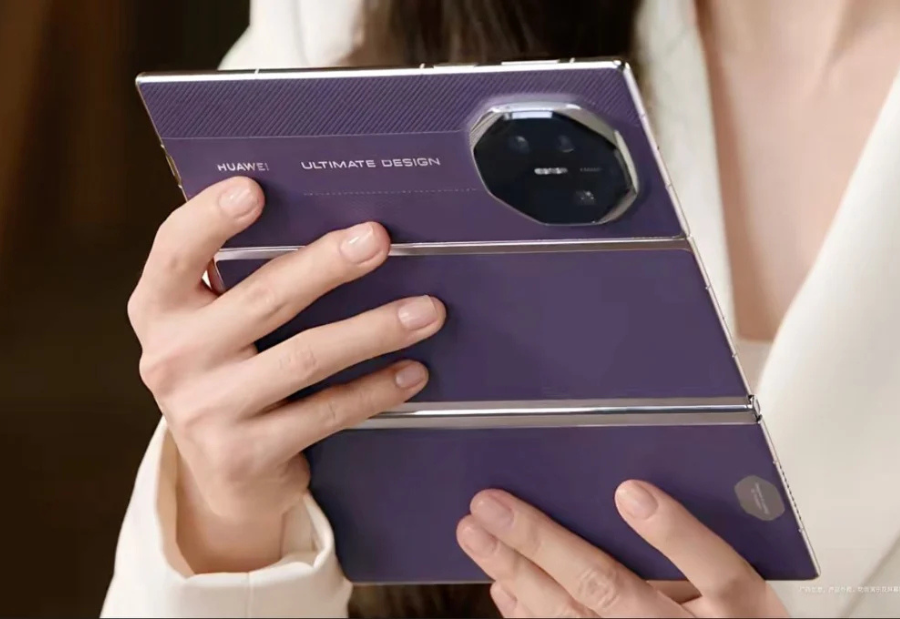 Huawei Launches Second-Generation Mate XTs Trifold Smartphone