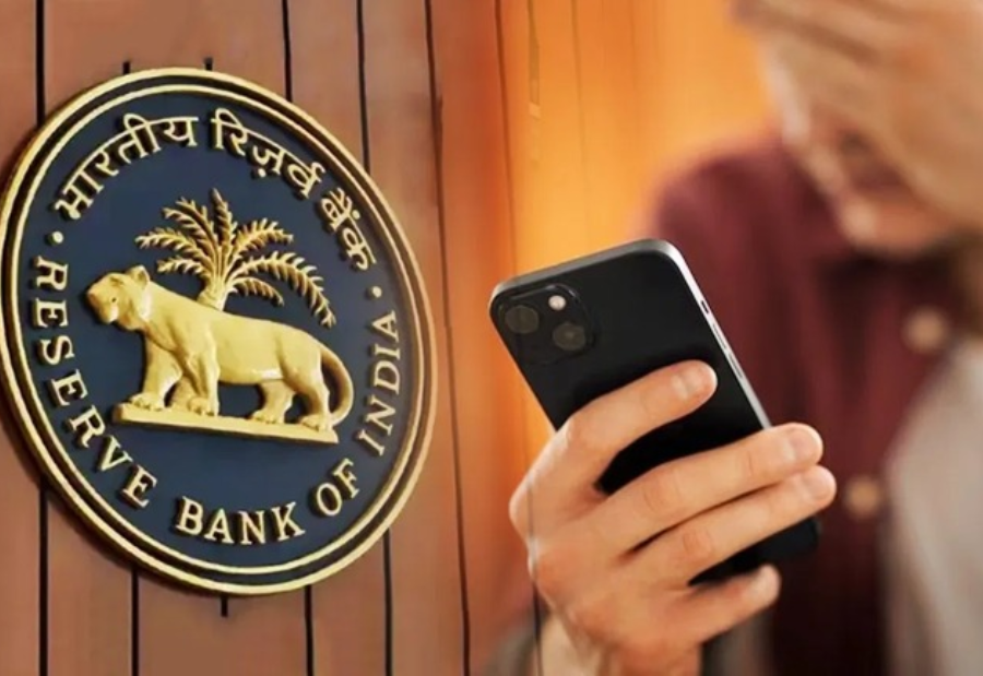 RBI May Allow Lenders to Remotely Lock Smartphones of Loan Defaulters