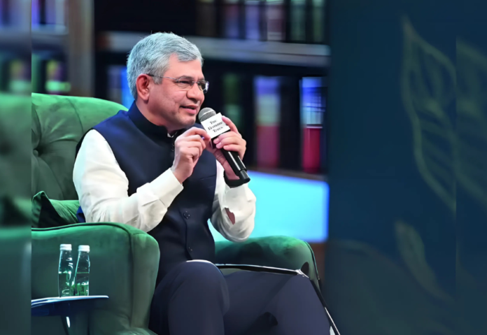IT Minister Ashwini Vaishnaw Adopts Zoho Suite, Urges Shift Towards Swadeshi Tools