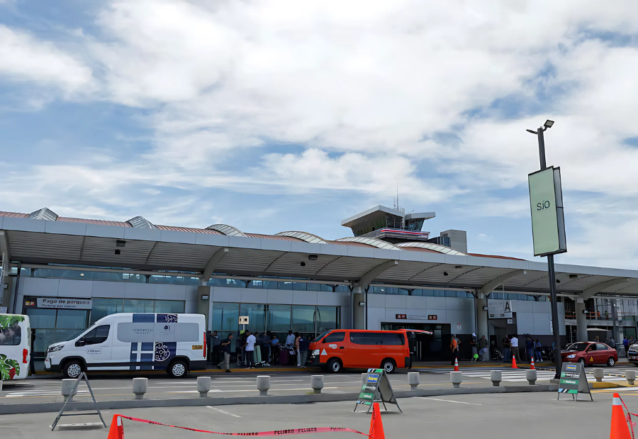 Costa Rica Reopens Airspace After Five Hour Radar Outage Disrupts Flights