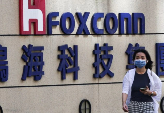 India Confirms No Major Impact on Foxconn Operations After Chinese Workers Leave India Confirms No Major Impact on Foxconn Operations After Chinese Workers Leave