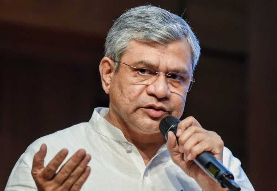 Ashwini Vaishnaw Approves NaMo Semiconductor Laboratory at IIT Bhubaneswar