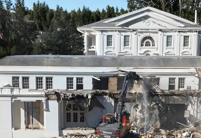 Big Tech backs Trump’s $250 million White House ballroom project