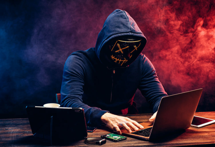 Delhi Police busts cyber fraud racket linked to Dubai-based mastermind Delhi Police busts cyber fraud racket linked to Dubai-based mastermind