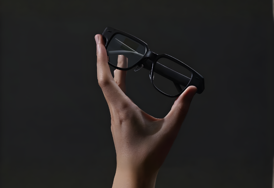 Lenovo introduces AI Glasses V1 with smart translation and teleprompter features