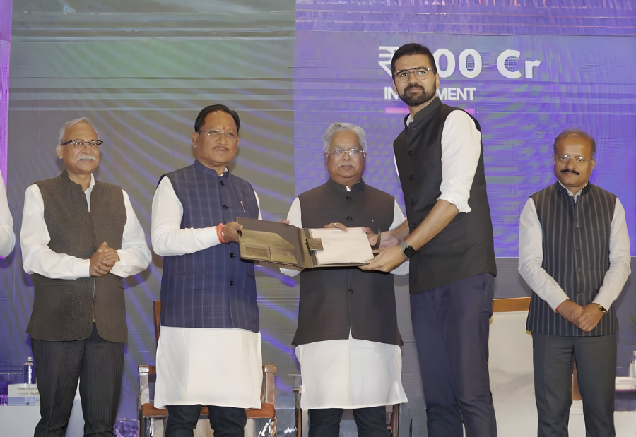 Six Gujarat companies pledge over thirty three thousand crore rupees in investments for Chhattisgarh