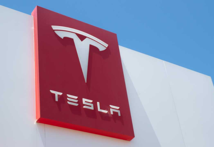 Tesla’s Full Self Driving (FSD) feature credited for preventing major crash Tesla’s Full Self Driving (FSD) feature credited for preventing major crash
