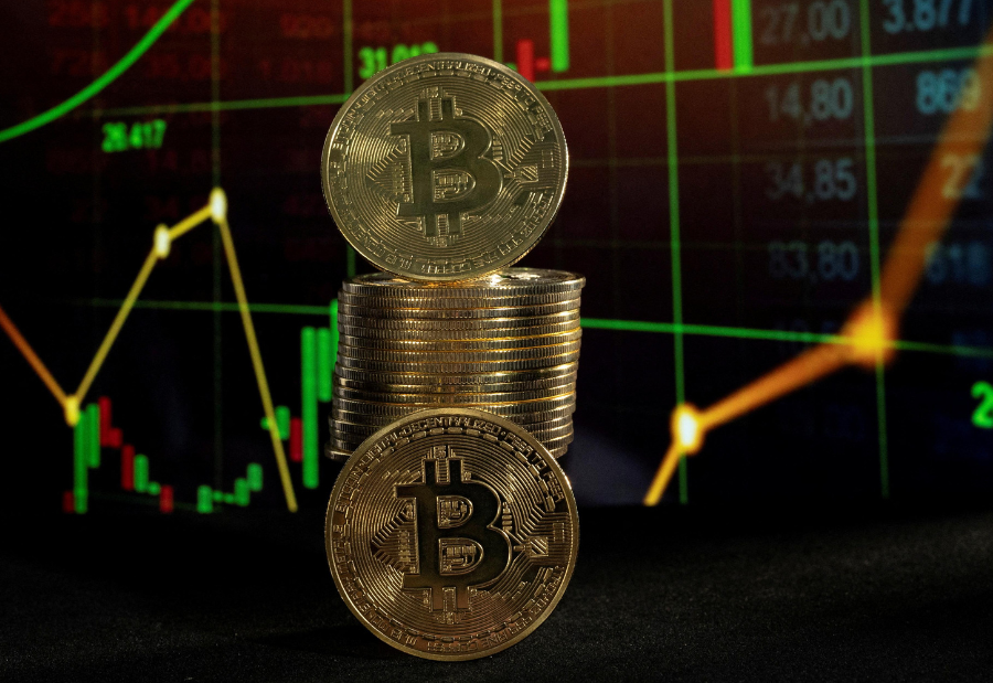 Crypto steadies on tight supply and institutional buying before Federal Reserve guidance