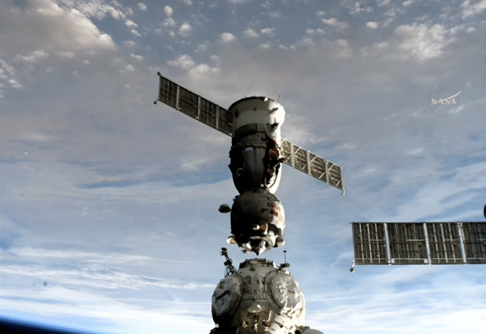 3 astronauts set to return to Earth aboard Soyuz spacecraft on December 9