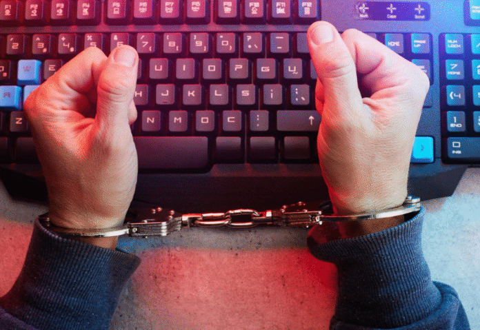 Delhi Police arrest two absconders in cyber fraud and NDPS cases from Lucknow