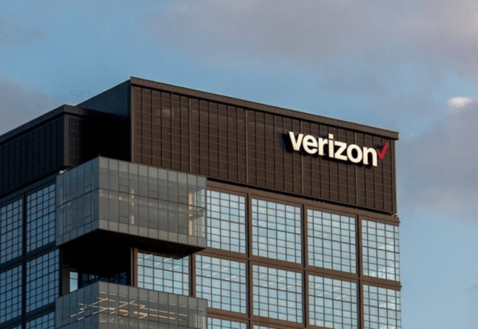 Verizon outage disrupts services for thousands as users await network restoration Verizon outage disrupts services for thousands as users await network restoration