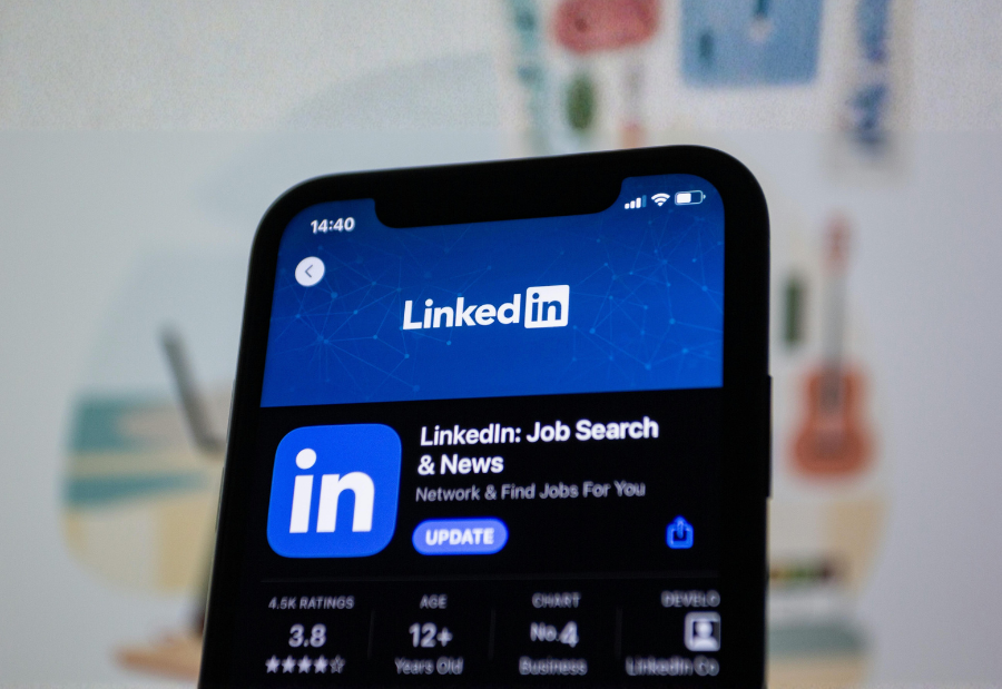 LinkedIn rolls out auto-updating AI skill certificates for real-world expertise