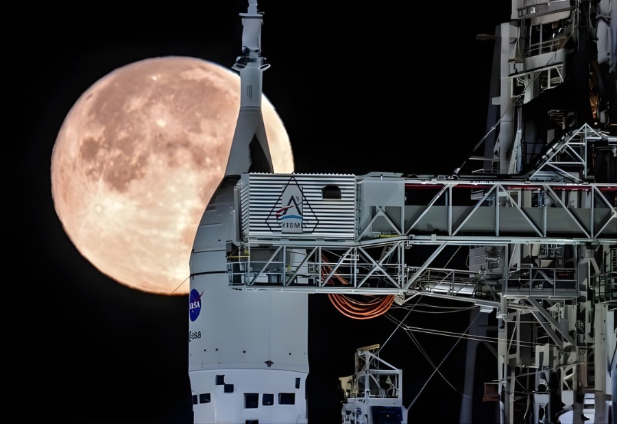 NASA announces crewed lunar mission launch on 6th next month