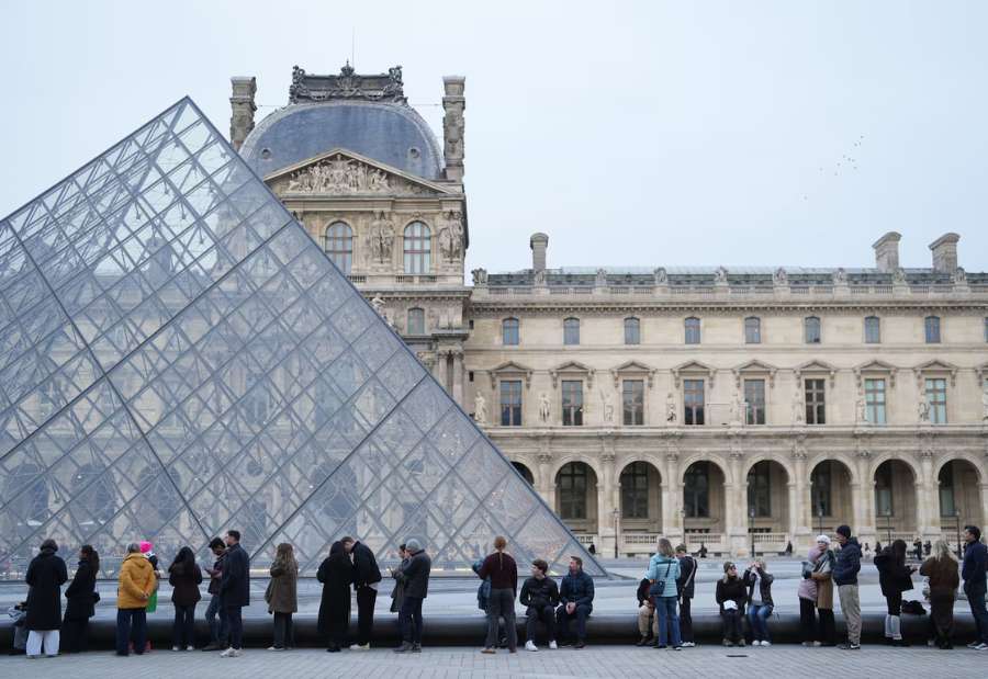 French police arrest 9 over massive Louvre ticket fraud worth €10 million
