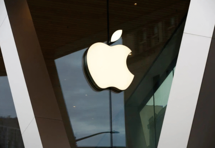 Apple faces AI talent exits as chatbot-style Siri rollout stays on schedule