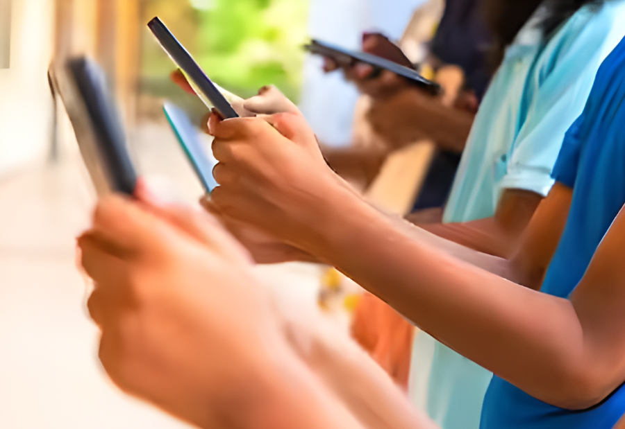 Karnataka explores ban on mobile phones and social media for children under 16