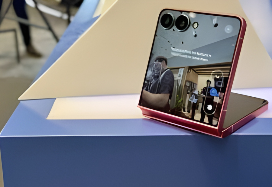 Samsung patent suggests new clamshell foldable with dual outer displays