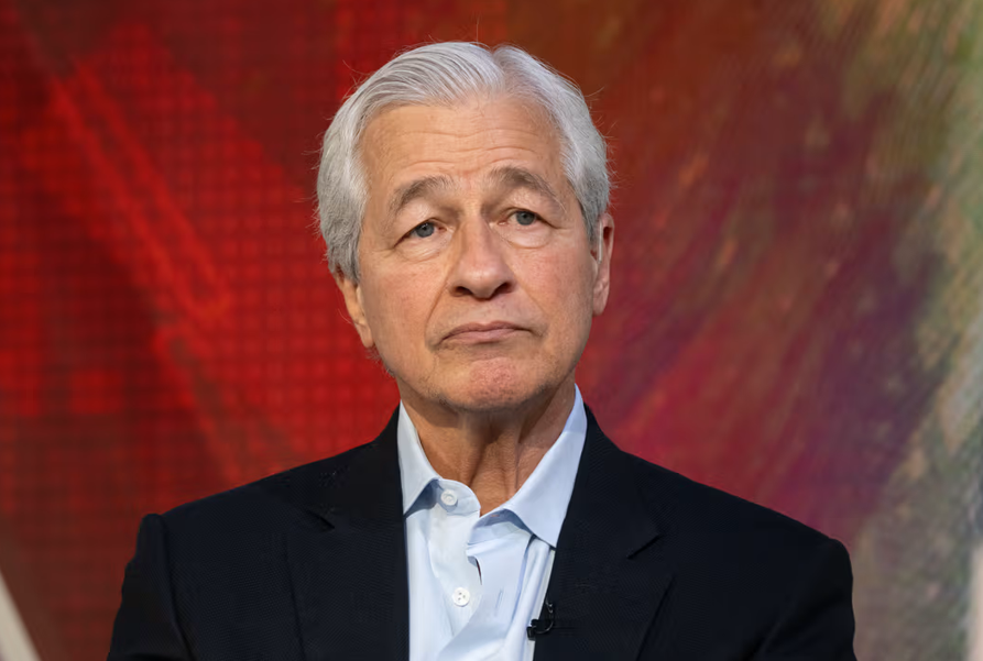 Jamie Dimon urges bank-level regulation for stablecoin issuers offering interest