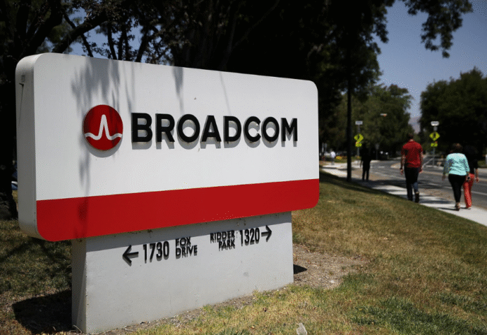 Broadcom projects AI chip revenue to cross $100 billion by 2027 Broadcom projects AI chip revenue to cross $100 billion by 2027