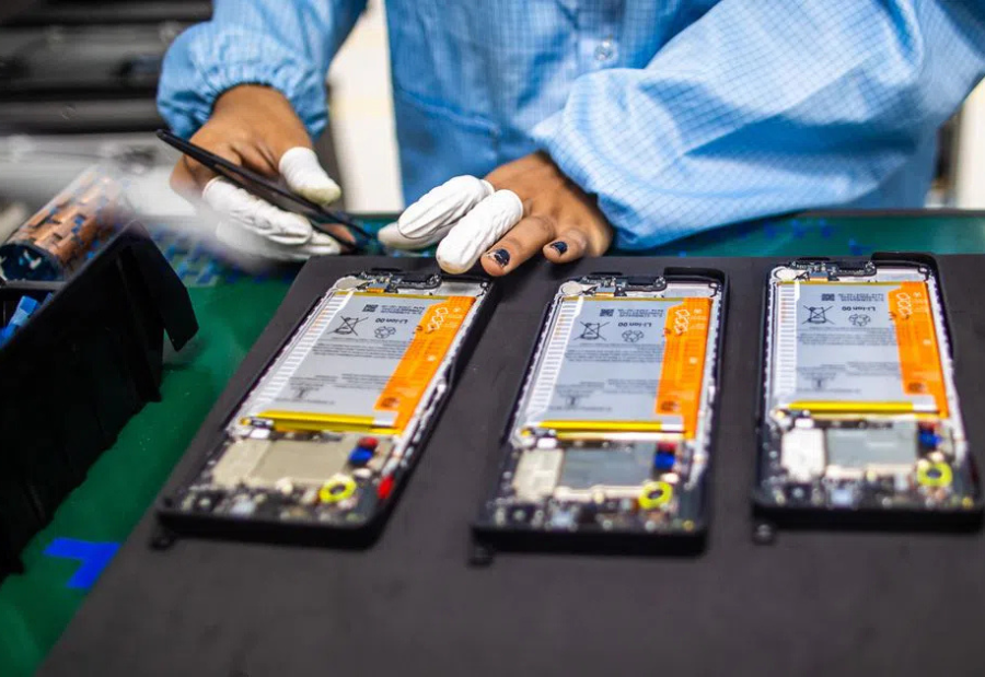 India plans new smartphone export incentives to strengthen global manufacturing push