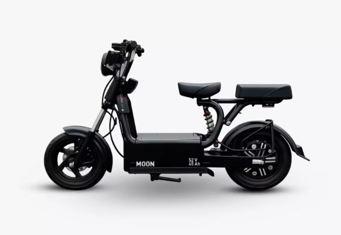 CollarEV targets B2B logistics market with launch of high-range electric delivery scooter ‘Moon’ CollarEV targets B2B logistics market with launch of high-range electric delivery scooter ‘Moon’