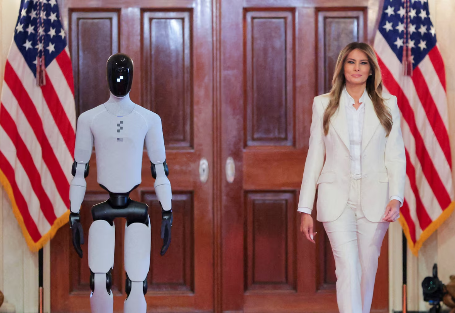 Humanoid AI robot showcases multilingual skills at White House global summit