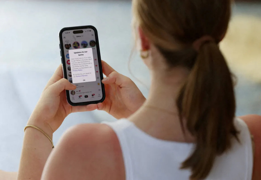 Swiss citizens call for stricter social media protections for minors