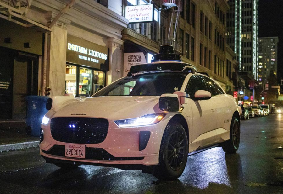 Growing robotaxi fleets face scrutiny over reliance on emergency services