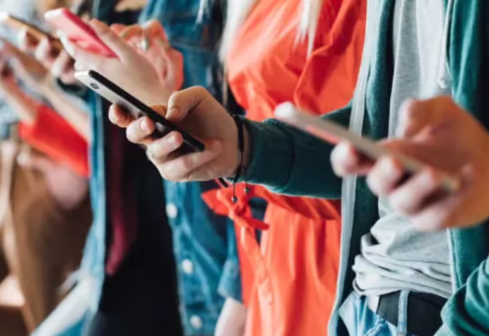 Dharashiv rolls out 2-hour daily mobile and TV ban to improve children’s study habits Dharashiv rolls out 2-hour daily mobile and TV ban to improve children’s study habits