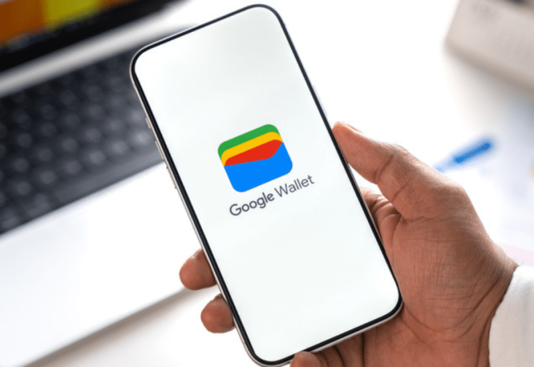Android users can now check flight status instantly on lock screen via Google Wallet