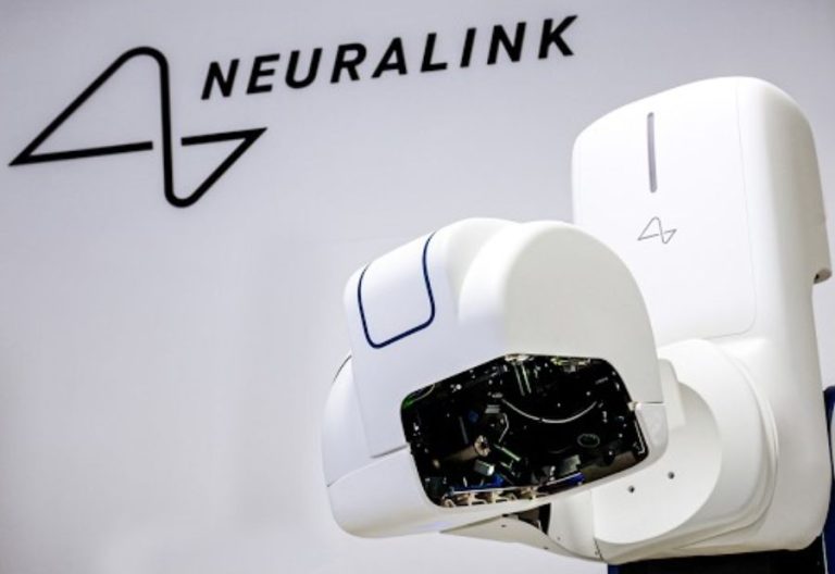 Neuralink showcases robot designed to safely implant brain interface threads